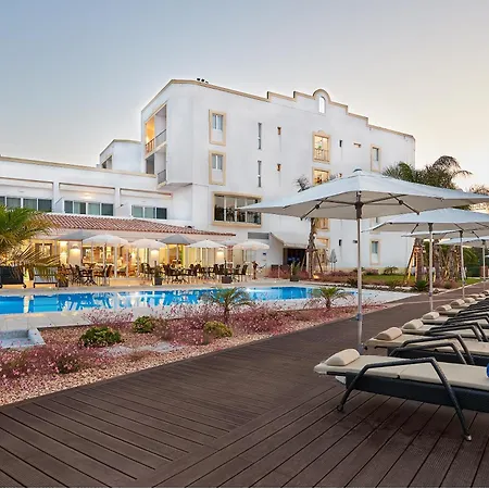 Hotel Dona Filipa 5*