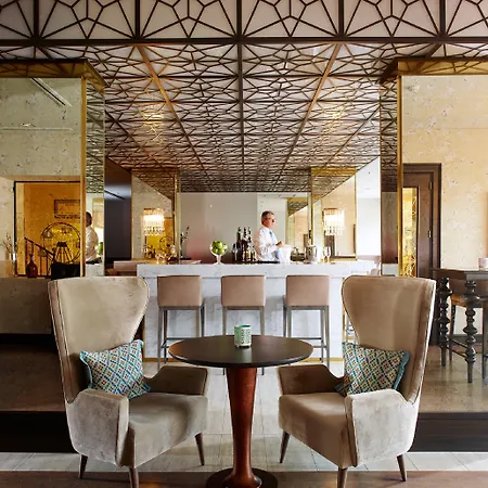 Dona Filipa Resort